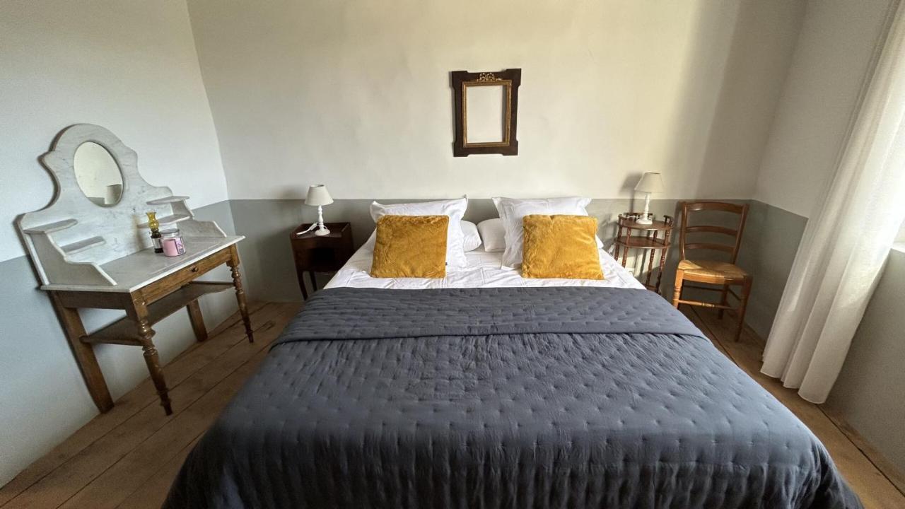 Le Petit Eden Bed and Breakfast Saint-Quentin-la-Poterie Exteriör bild